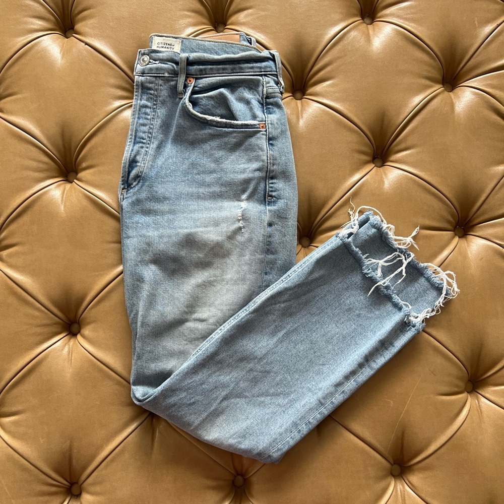 Isola Citizens of Humanity, Cropped, Straight Leg Jean, Light Wash, Size 28